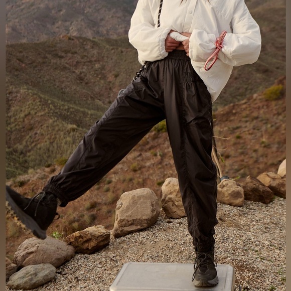 Free People Movement High Rise Black Jogger Pants Lightweight Hiking Active NWT - Picture 1 of 16